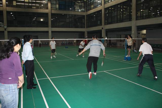 BG大游集团集团进行第一届羽毛球角逐